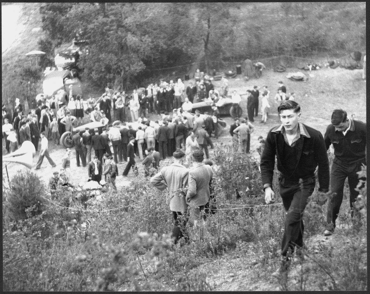 General view of pits, Greensborough Hill Climb (1945)