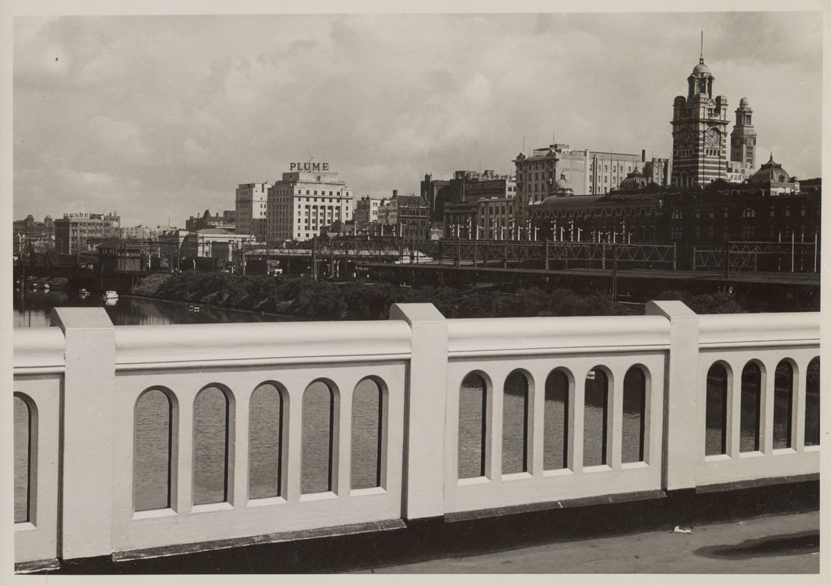 Looking from Princes Bridge, Melbourne City (1950?)