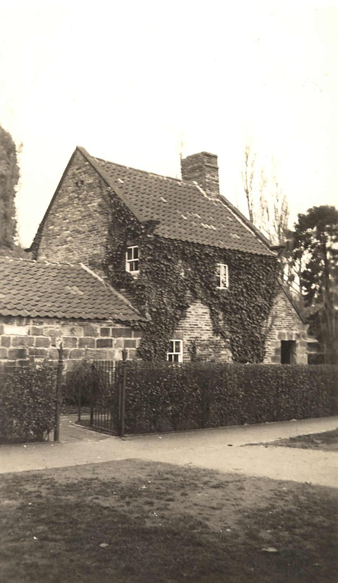 Captain Cook's cottage, Fitzroy Gardens, Melbourne, East Melbourne (1939)