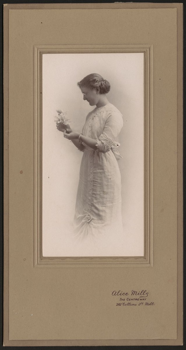 Bertha Nichlerlein, "Walhalla", Toorak Road, South Yarra (1900?)