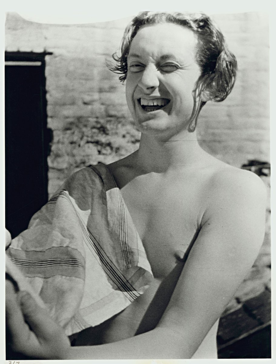 Yosi Bergner on the roof, 26 Little Collins Street, Melbourne, Melbourne City (c. 1940)