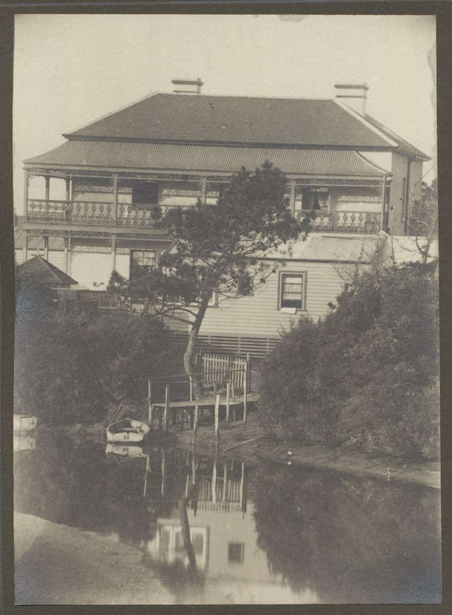 Building on Mordialloc Creek, possibly the Bridge Hotel? (1898–1918)