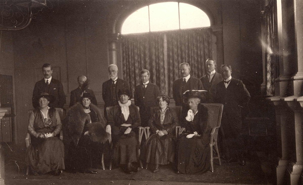 Red Cross Committee, State Government House, Malvern 1915, Melbourne City