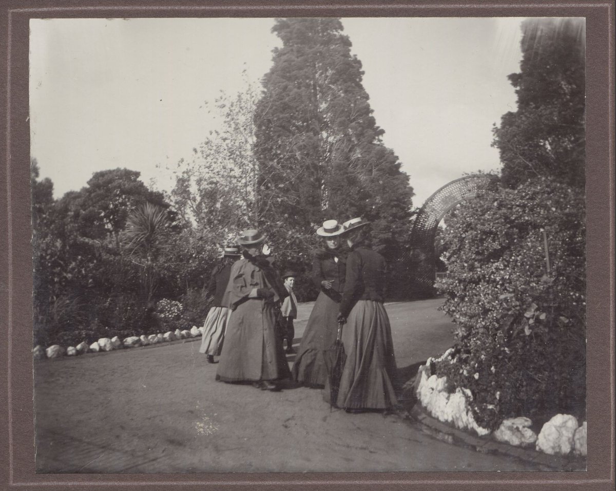 Scenes at Mordialloc, Victoria (1898–1918)
