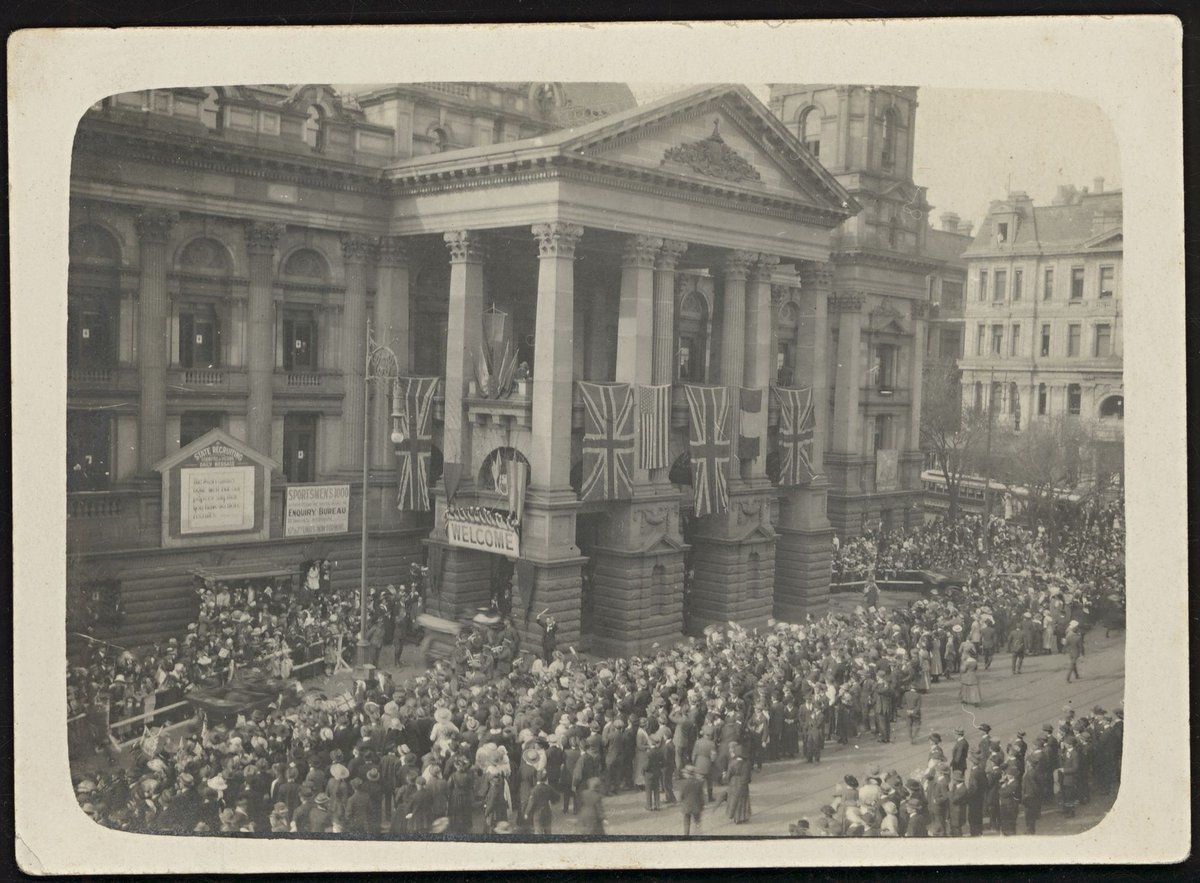 Welcoming returned wounded soldiers, [Melbourne, Vic.], Melbourne City (1918)