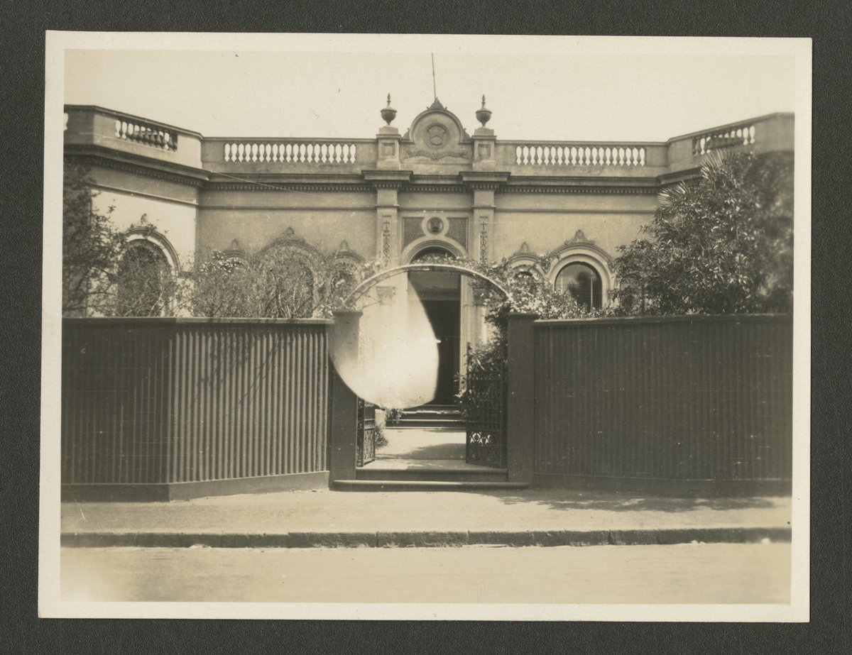 Front view of Millen House and gate formerly Fairholm Walsh Street South Yarra (1920–56)