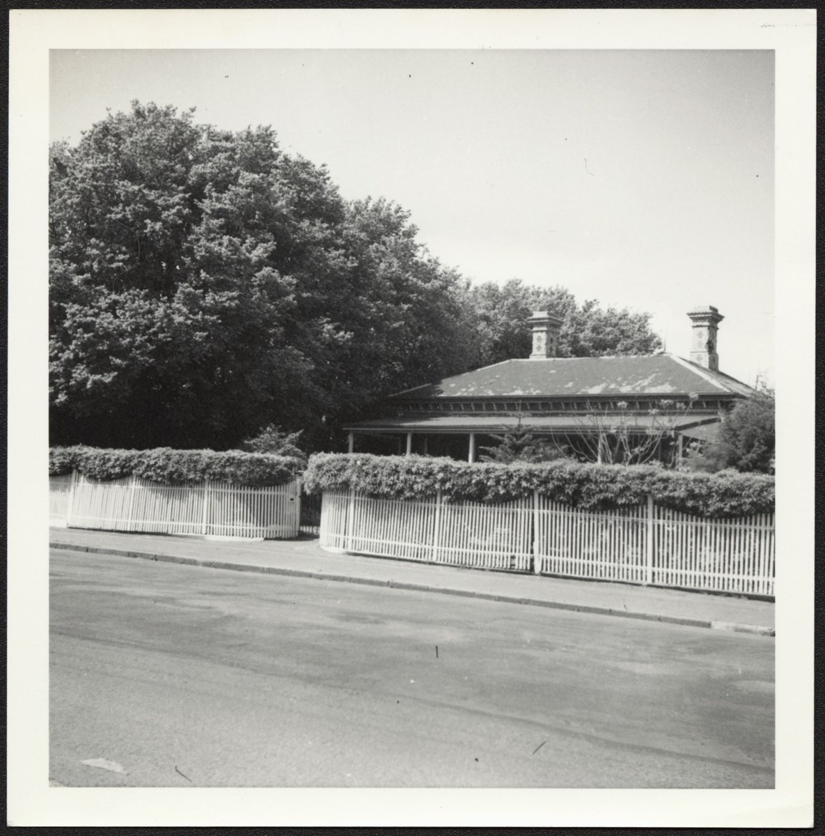 Federation styled house, corner of Canterbury Street and Ascot Vale Road, Flemington (1915–28)