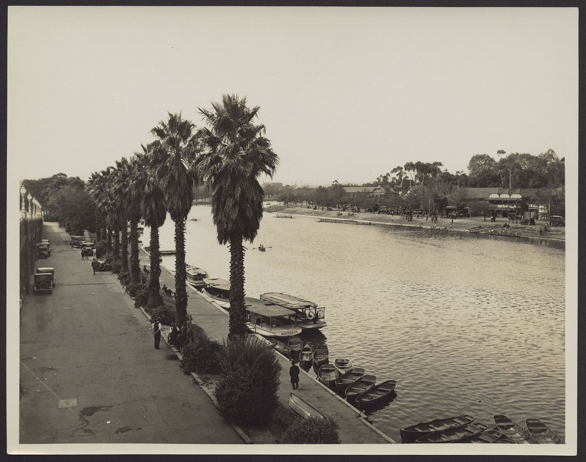 The river Yarra and the boatshed from Princes Bridge, Melbourne, Melbourne City (1920–30)