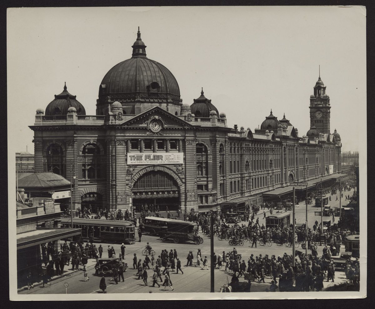 Flinders Street Railway Station, Melbourne, Melbourne City (1926?)
