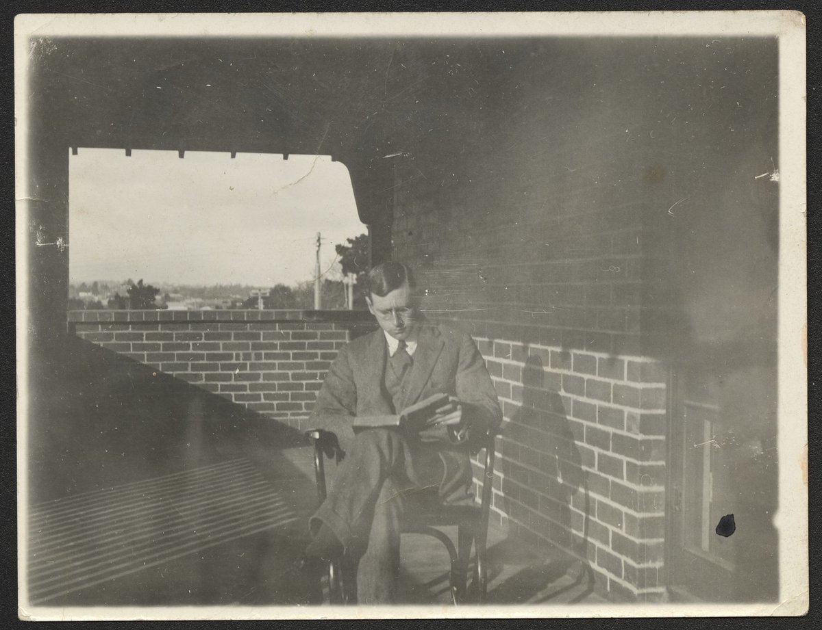 Walter McRae Russell medical student, Bourke Road, Camberwell (1920–30)