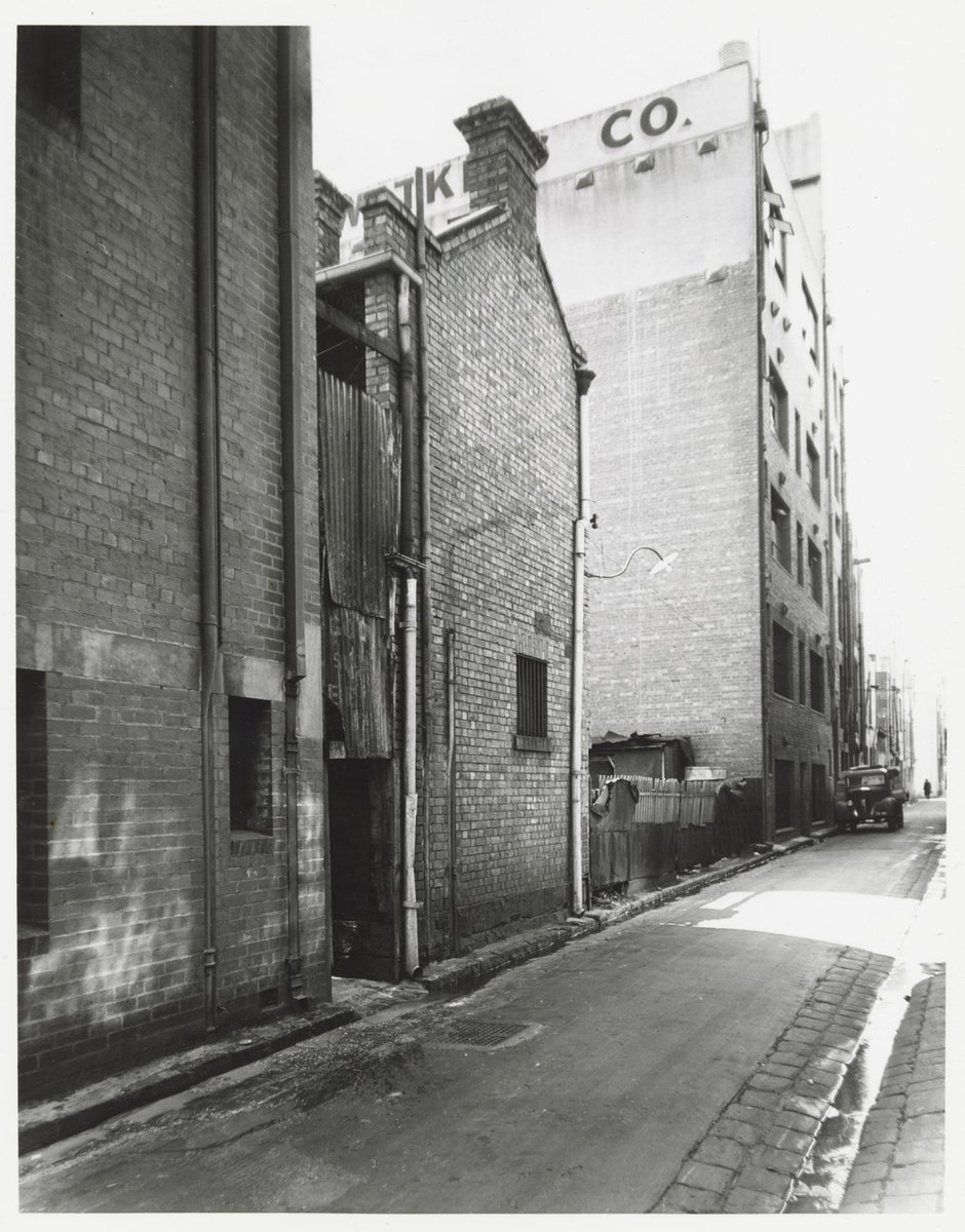 George Lane - west side, looking towards Little Lonsdale Street, Melbourne City (1950)