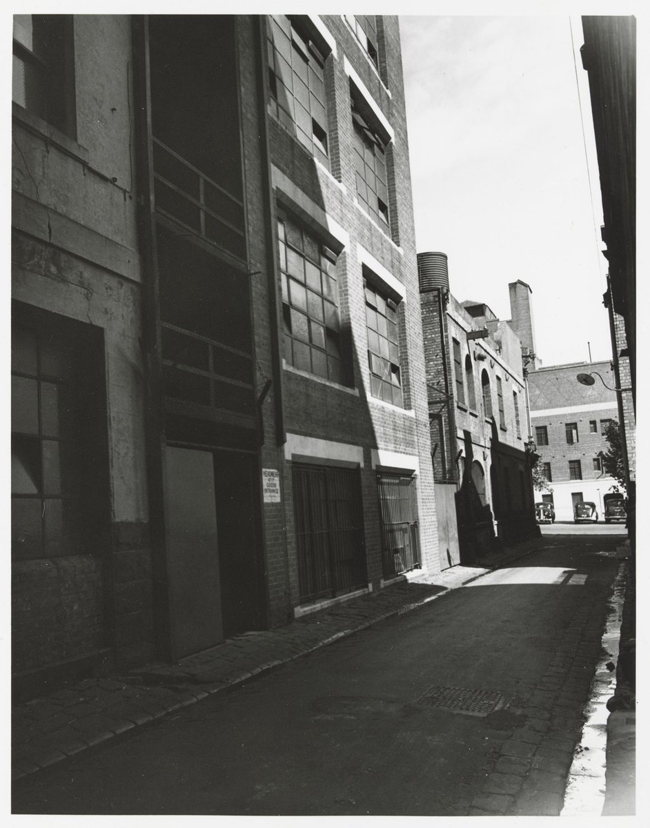 George Lane - east side, looking towards Lonsdale Street, Melbourne City (1950)