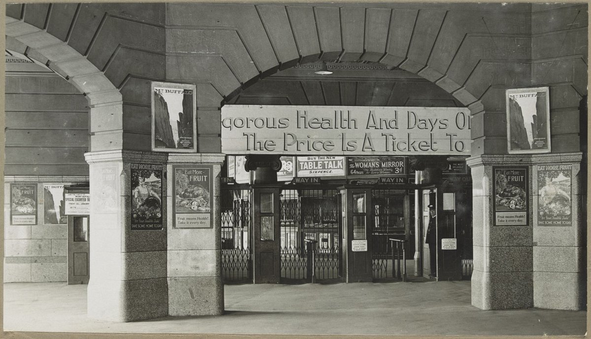 Flinders St. [Interior of station.], Melbourne City (c. 1925)