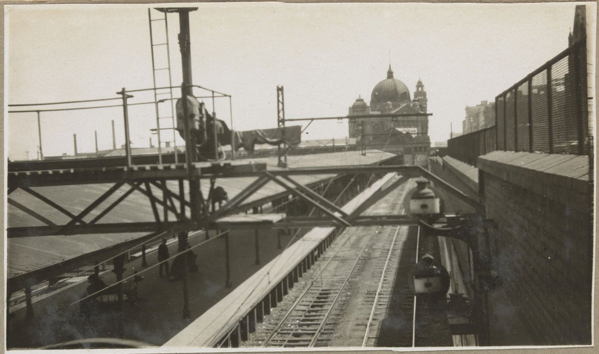 Princes Bridge - 6th. February 1926. [View from above the tracks and platform.], Melbourne City