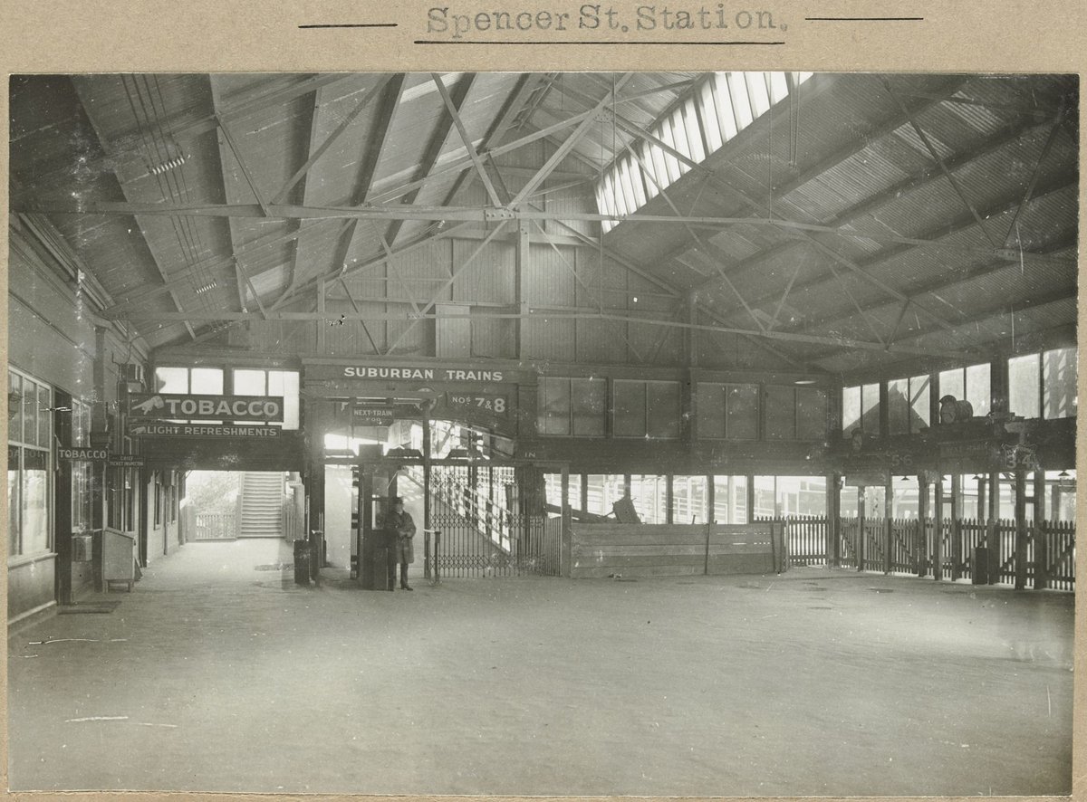 Spencer St.Station. [View of entrance to Suburban Trains, platforms 7 &8], Melbourne City (1905–28)