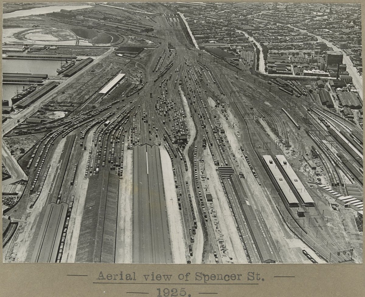 Aerial view of Spencer St, Melbourne City (1925)
