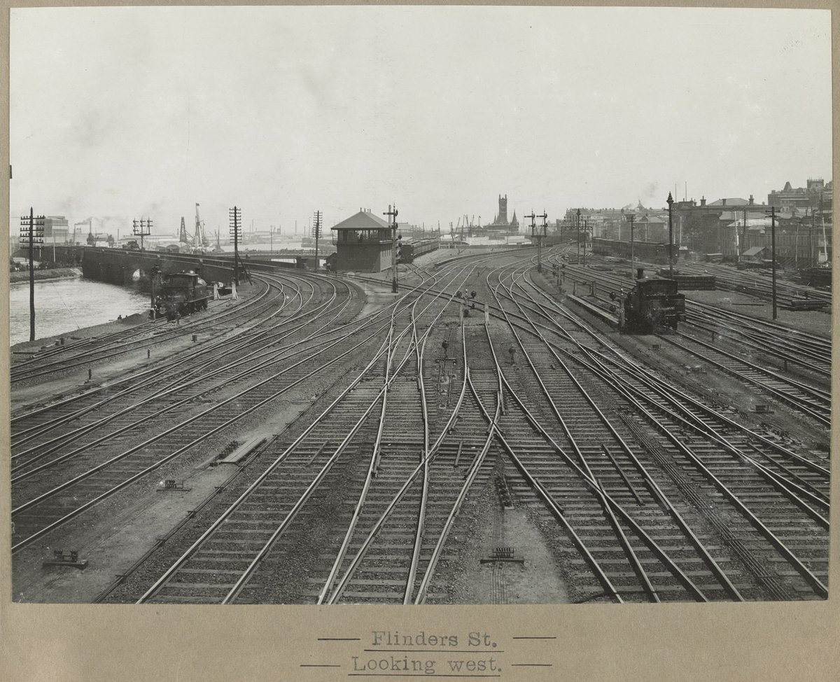 Flinders St. Looking west, Melbourne City (1905–28)