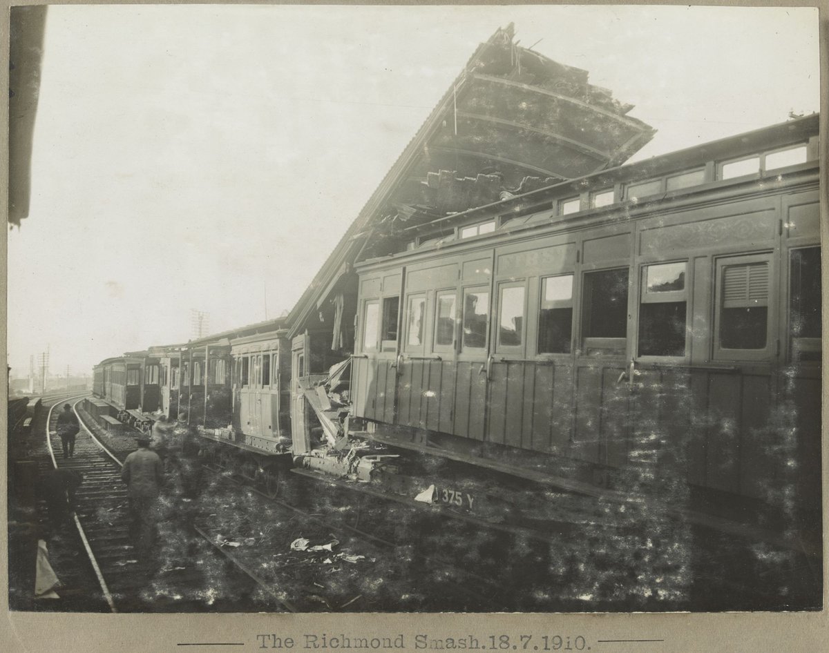 The Richmond Smash. [View of the damaged carriages.] (1910)