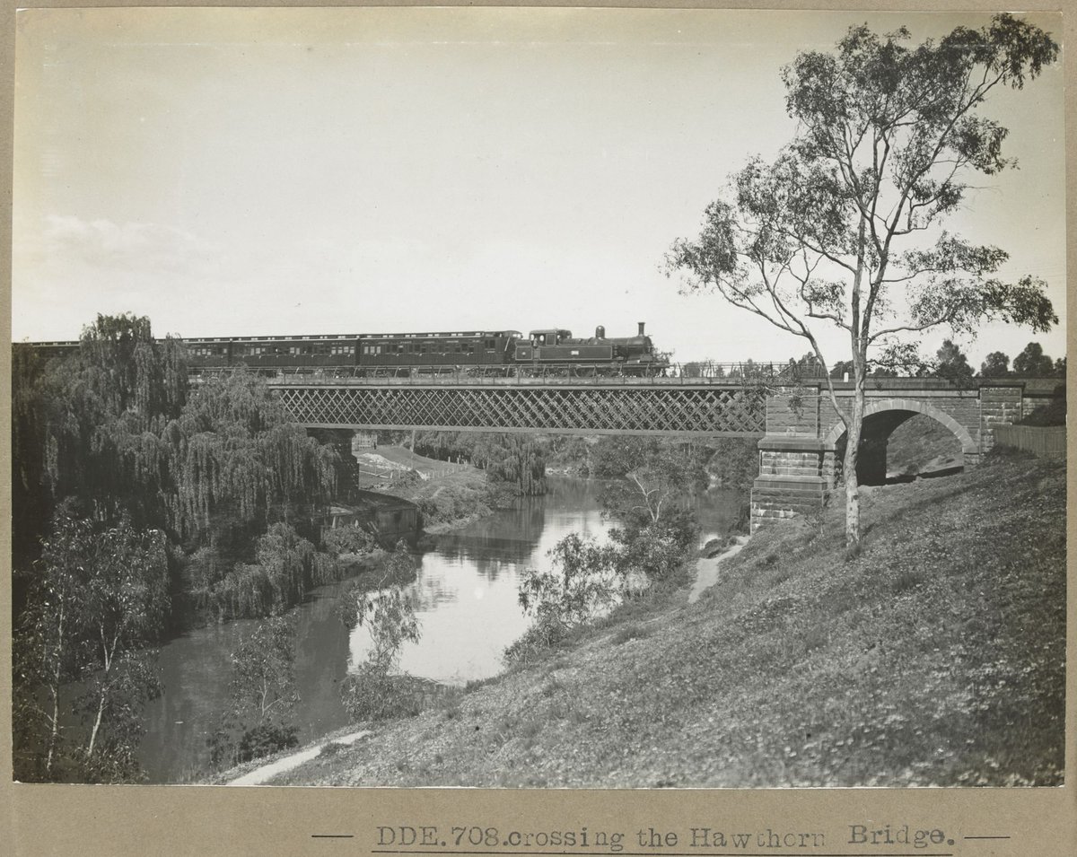 DDE.708.crossing the Hawthorn Bridge (1905–28)