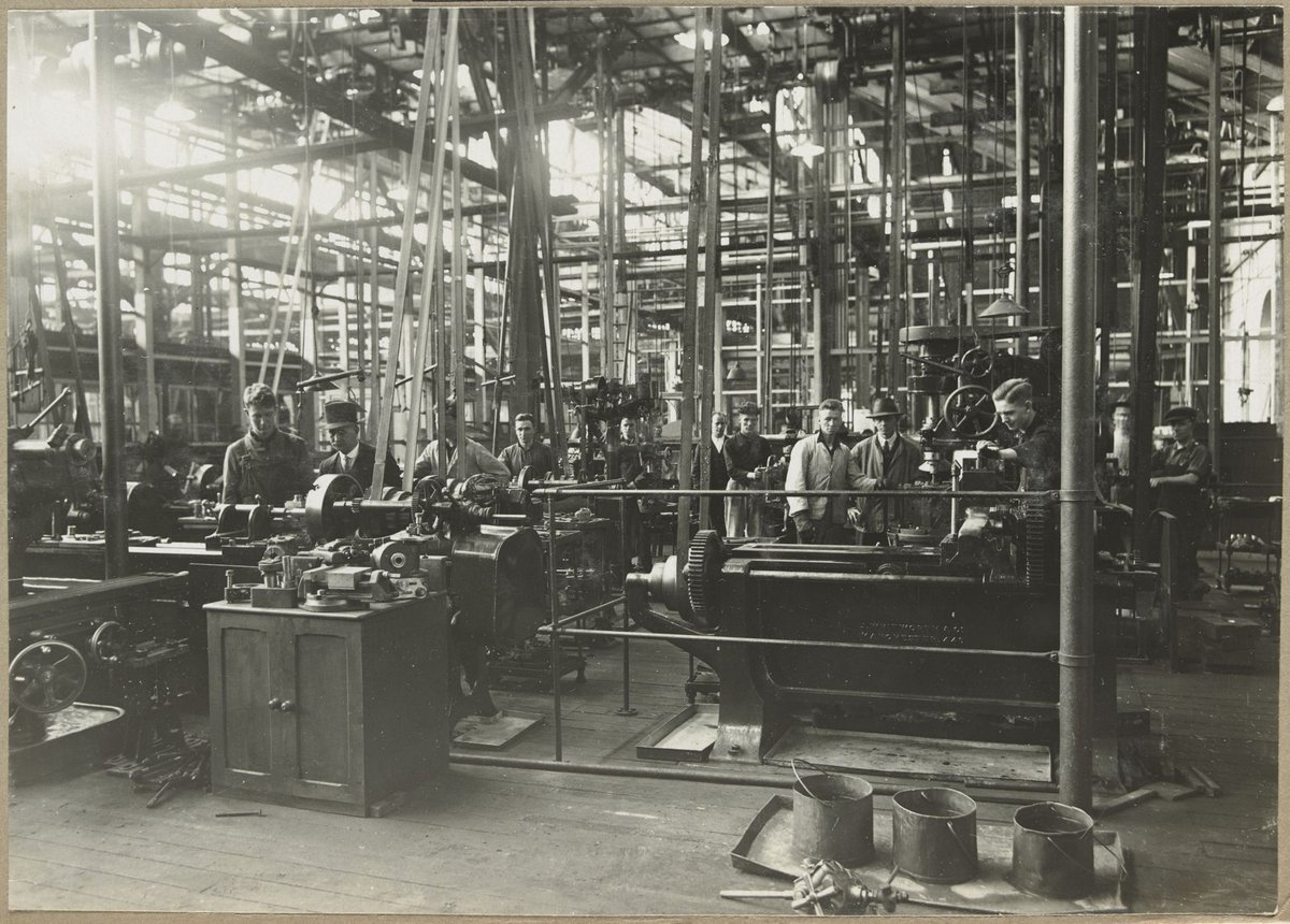 Tool Shop. Newport (1927)