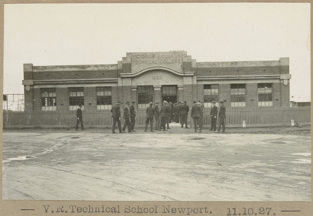 V.R.Technical School Newport. [Exterior.] (1927)