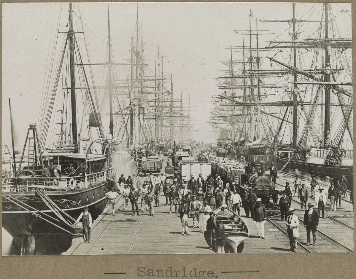 Sandridge. [Looking down the centre of the pier.], Port Melbourne (1905–28)
