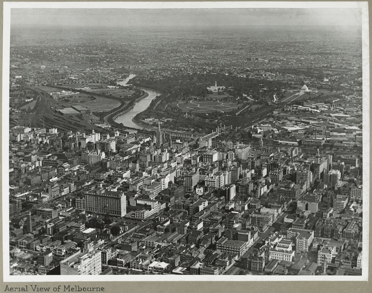 Aerial view of Melbourne (1925–35)