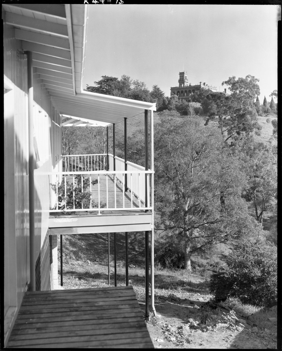 Triangular House, Studley St., Kew, overlooking Yarra River (1952)
