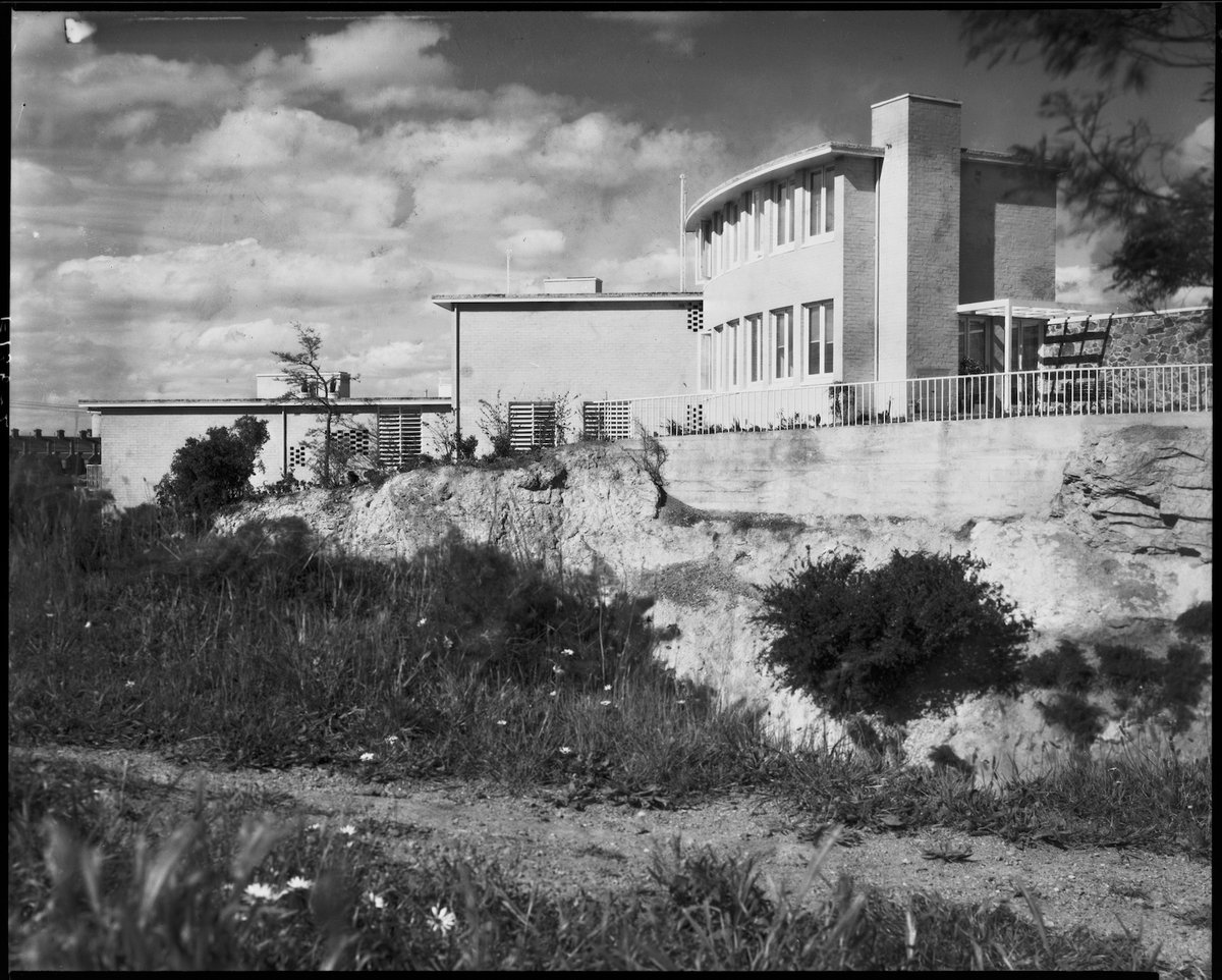 Flats designed by Roy Grounds, 3 Glover Court, Toorak (1943?)