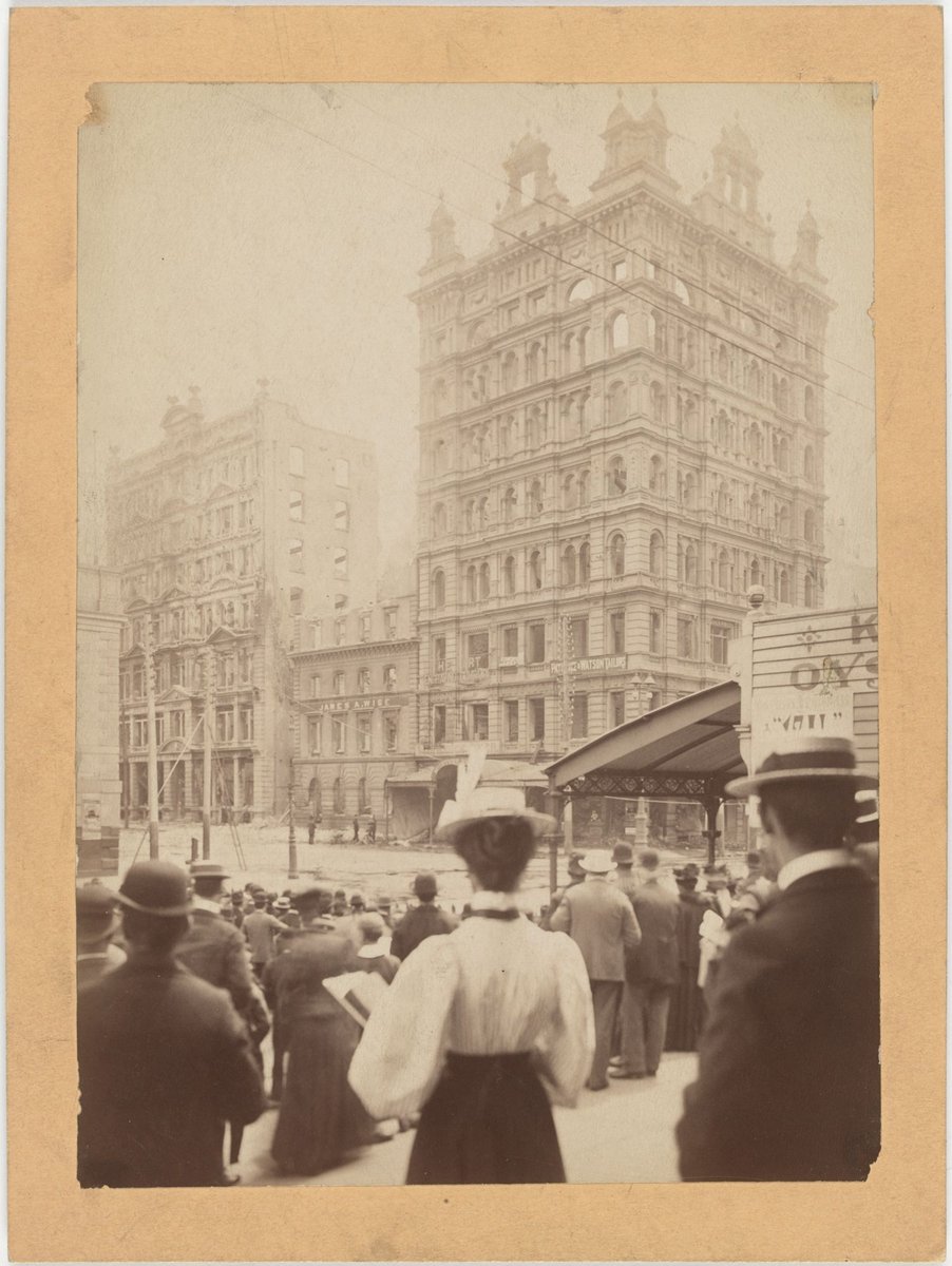 Finks Building, Melbourne, during the great fire (1897)