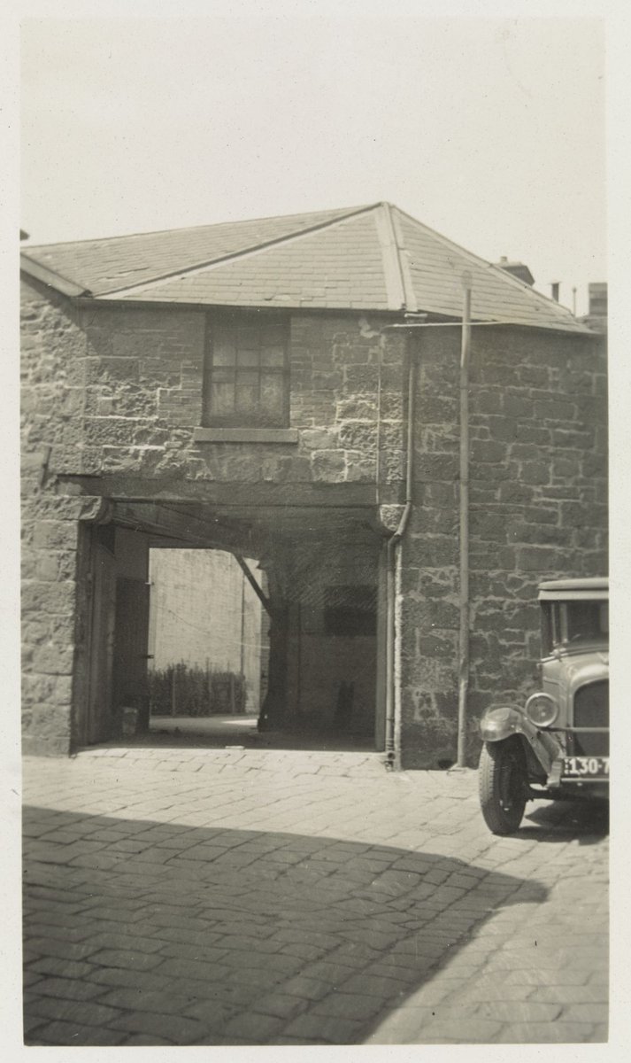 Motherwell Gateway, Pink Alley, off Little Collins Street, Melbourne City (1934)