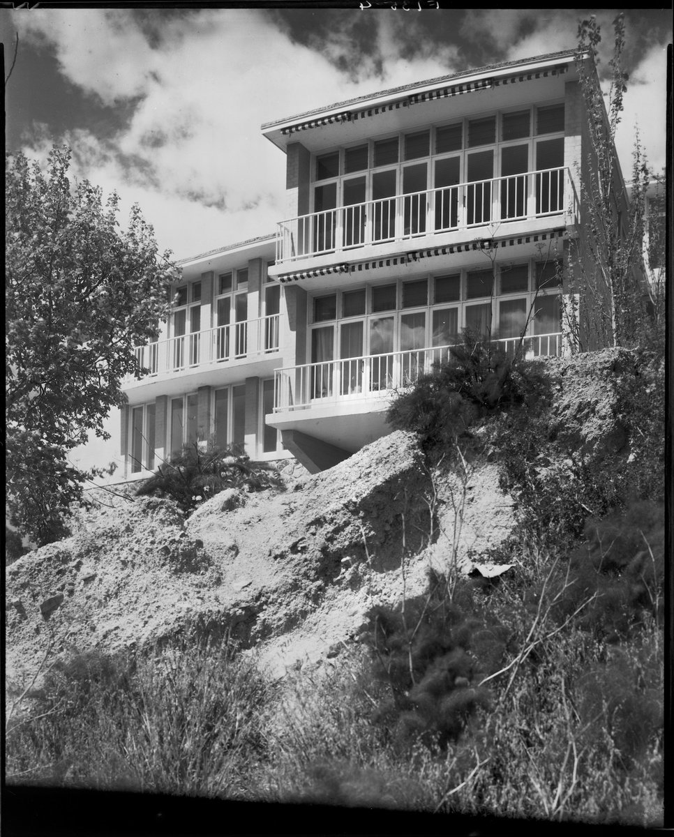 Flats designed by Roy Grounds, 3 Glover Court, Toorak (1943)