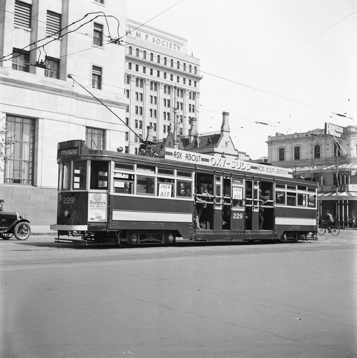 Collection of negatives showing Melbourne streets and surrounds, Melbourne City (1940–50)