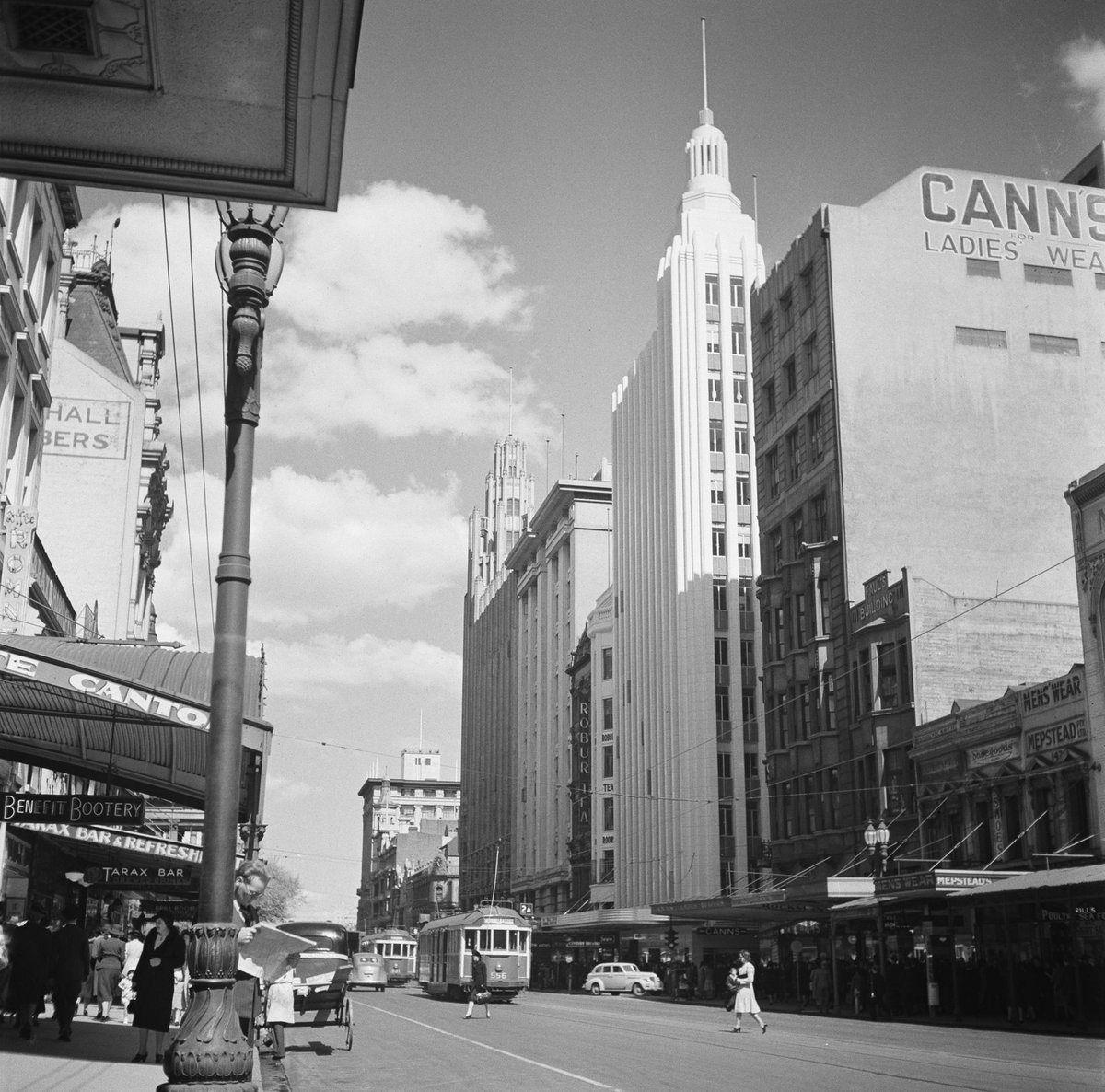 Collection of negatives showing Melbourne streets and surrounds, Melbourne City (1940–50)