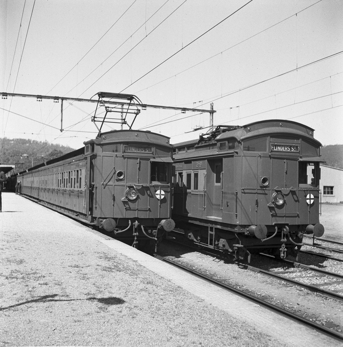 Collection of negatives showing Melbourne streets and surrounds, Melbourne City (1940–50)
