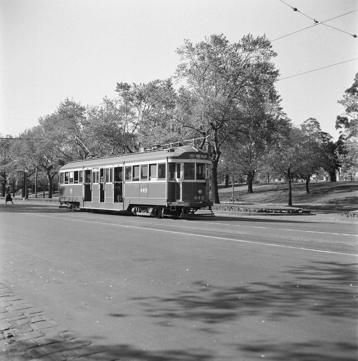 Collection of negatives showing Melbourne streets and surrounds, Melbourne City (1940–50)