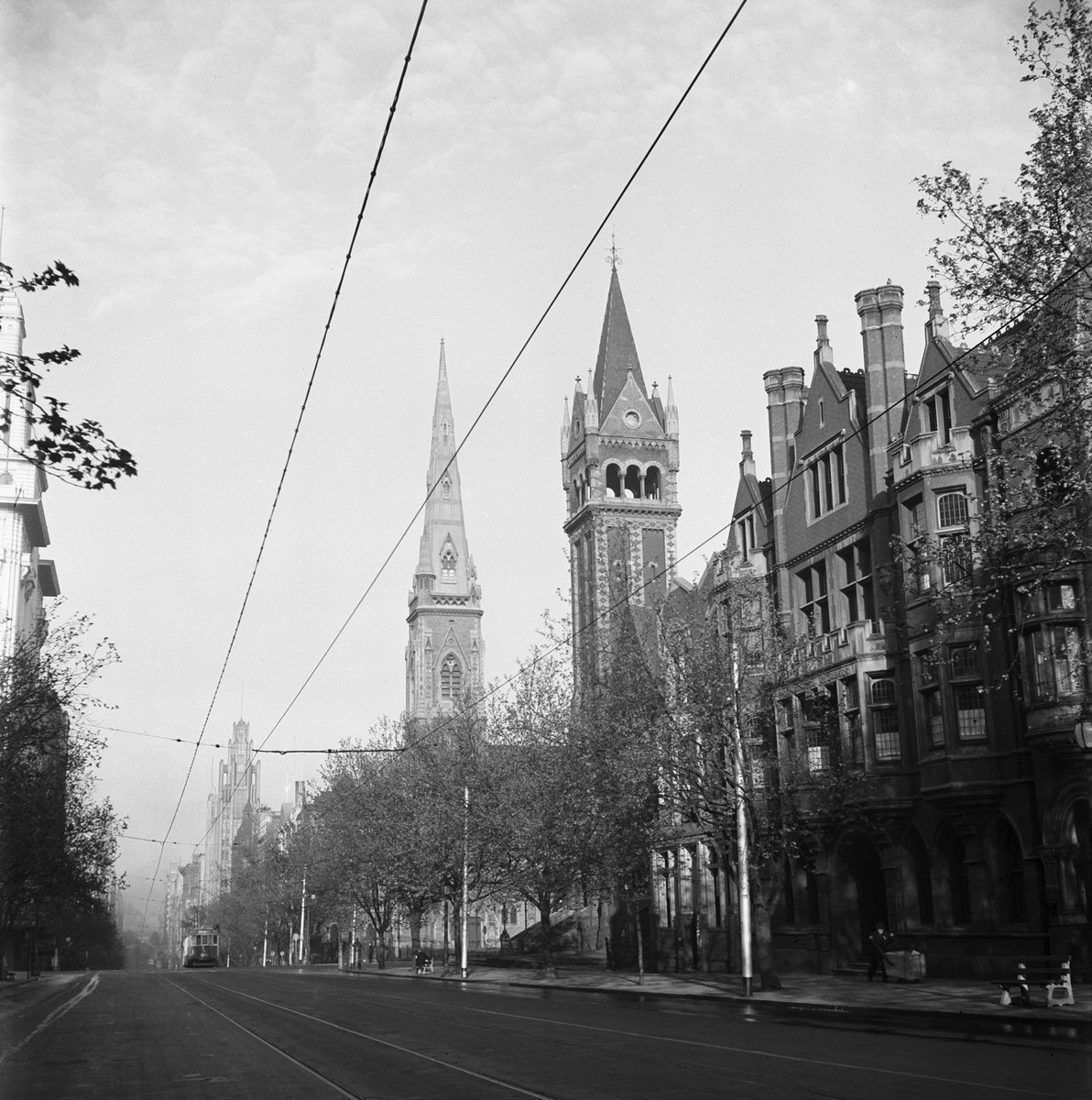 Collection of negatives showing Melbourne streets and surrounds, Melbourne City (1940–50)