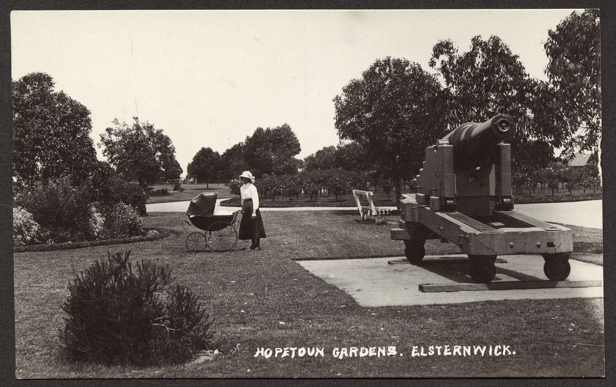 HOPETOUN GARDENS. ELSTERNWICK (1910?)