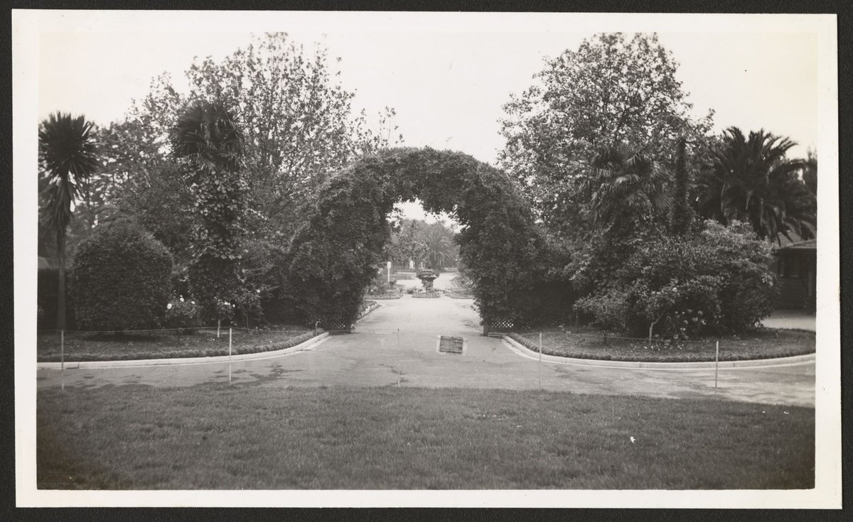 Royal Melbourne Zoological Gardens, Victoria, Parkville (1939–54)