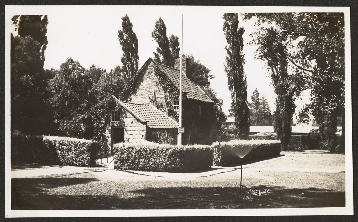 Captain Cook's Cottage, Fitzroy Gardens, Melbourne, East Melbourne (1939–54)