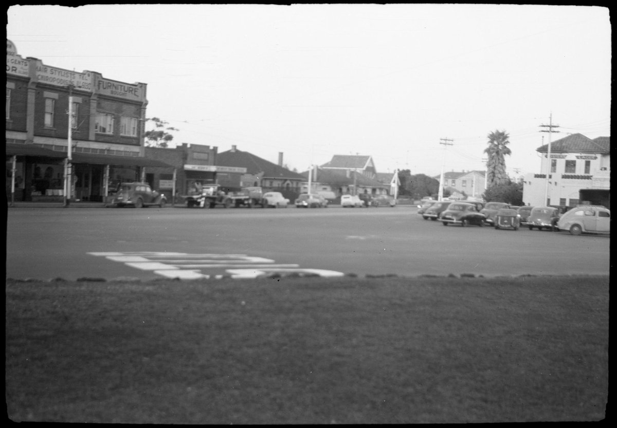 East view along 53-57 Waverley Road, East Malvern, Malvern East (1945–55)