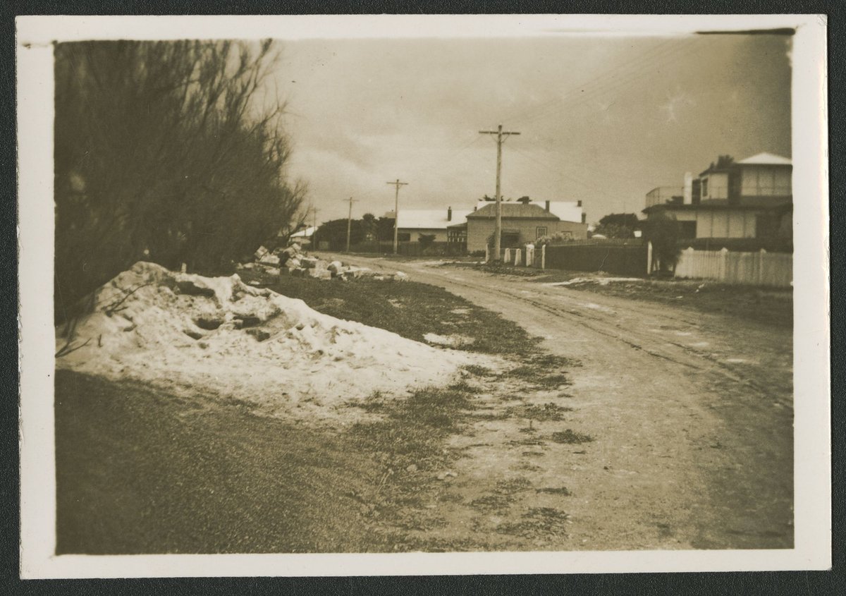 Luly home, buildings and views around Altona, Victoria (1924)