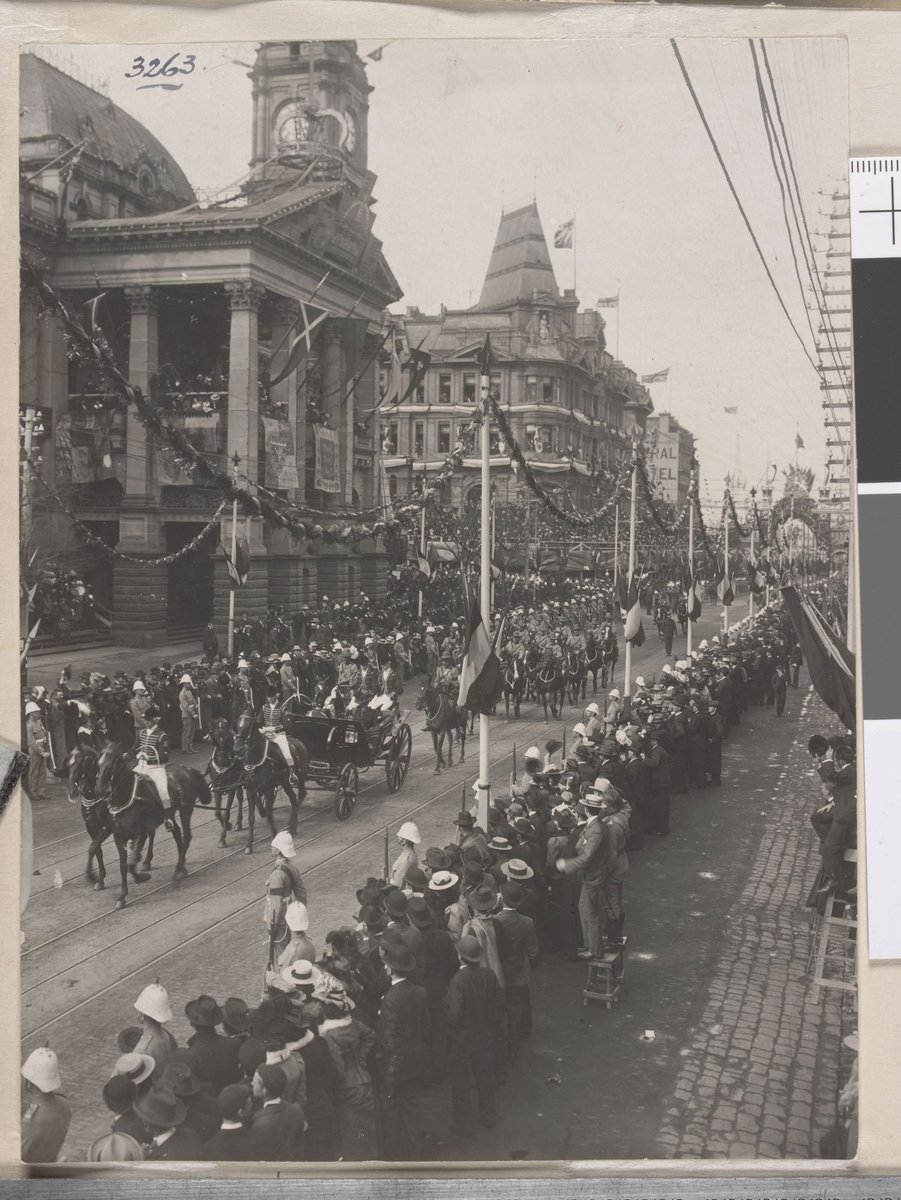 Royal carriage passing Melbourne Town Hall, 1901, Melbourne City