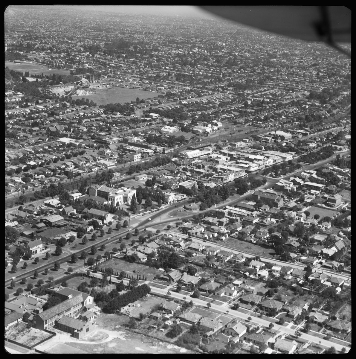 Aerial views of Box Hill, Victoria (1953)