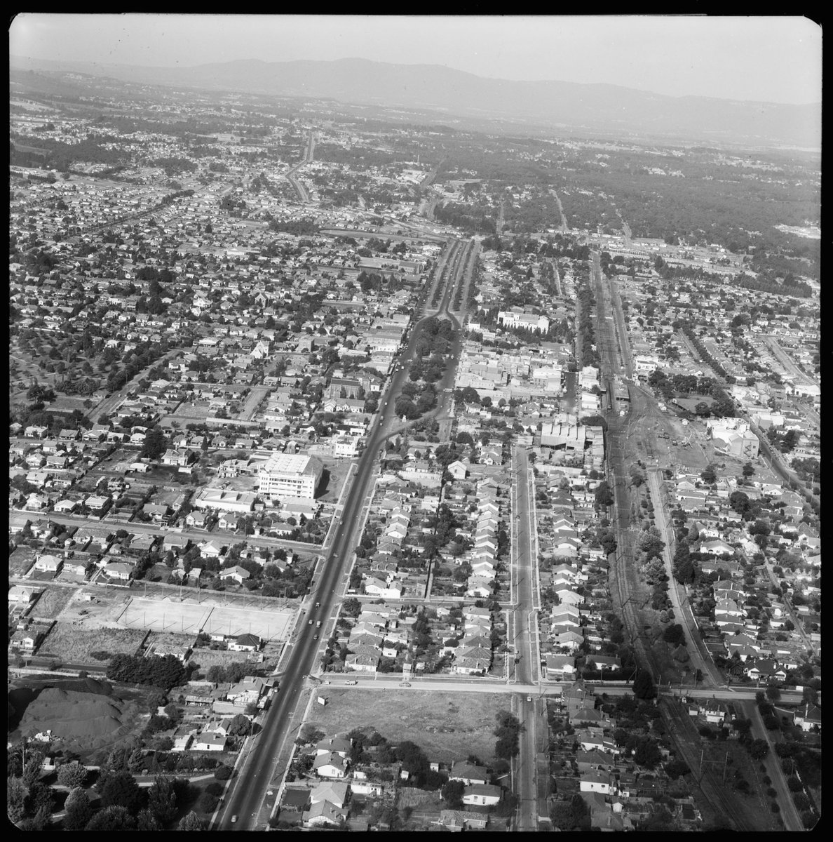 Aerial views of Box Hill, Victoria (1953)