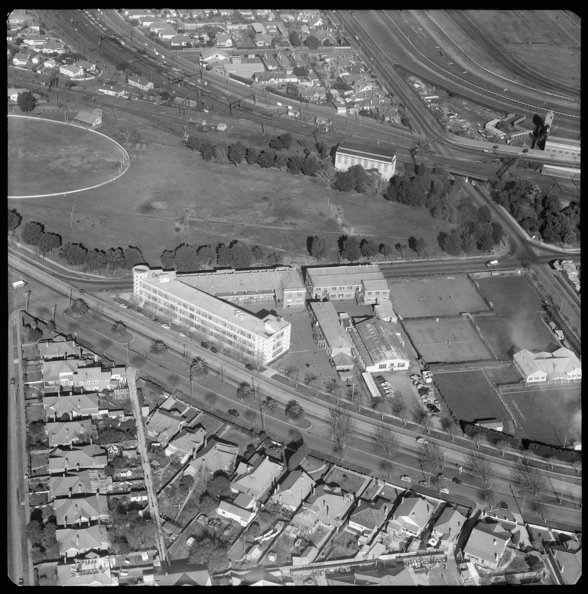 Aerial views of Caulfield, Victoria looking south to south east (1951)