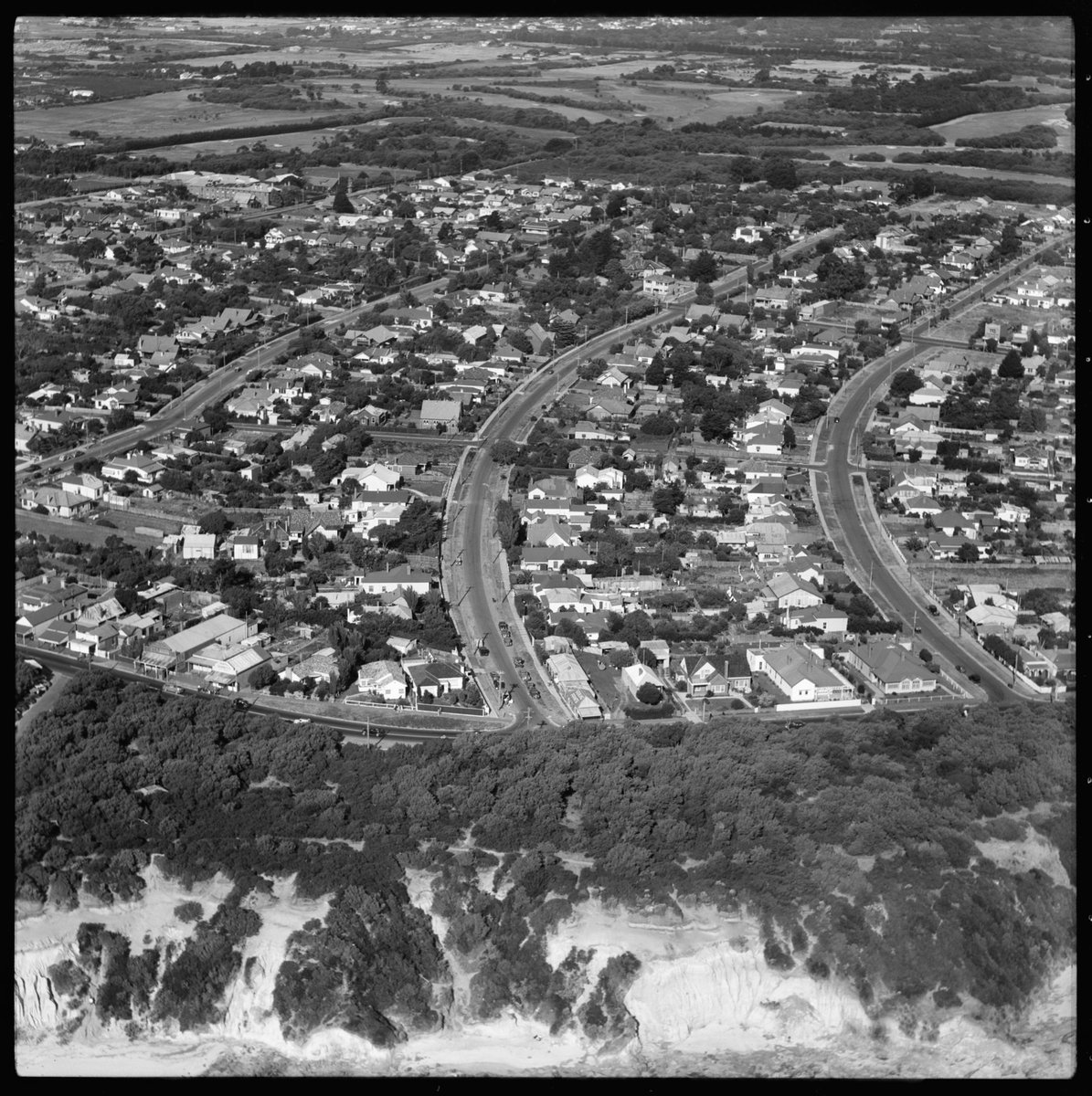 Aerial view of Black Rock looking east from Port Phillip Bay (1950)