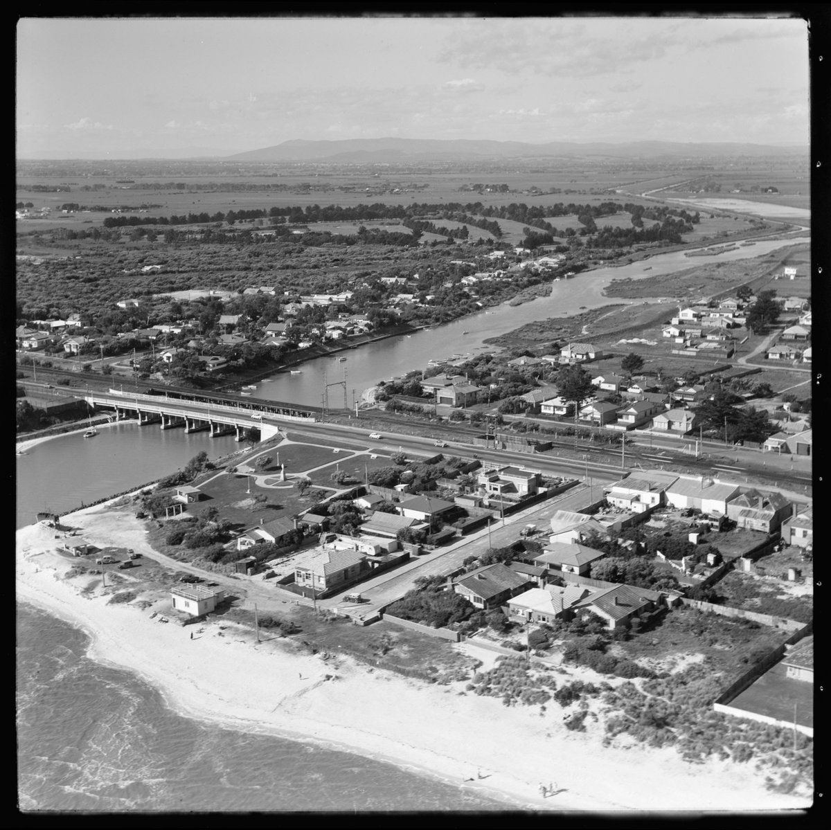 Aerial view of the Patterson River, Carrum, Victoria, looking north west (1950)