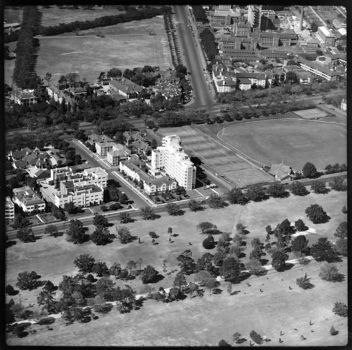 Aerial views from Albert Park, Victoria (1951)