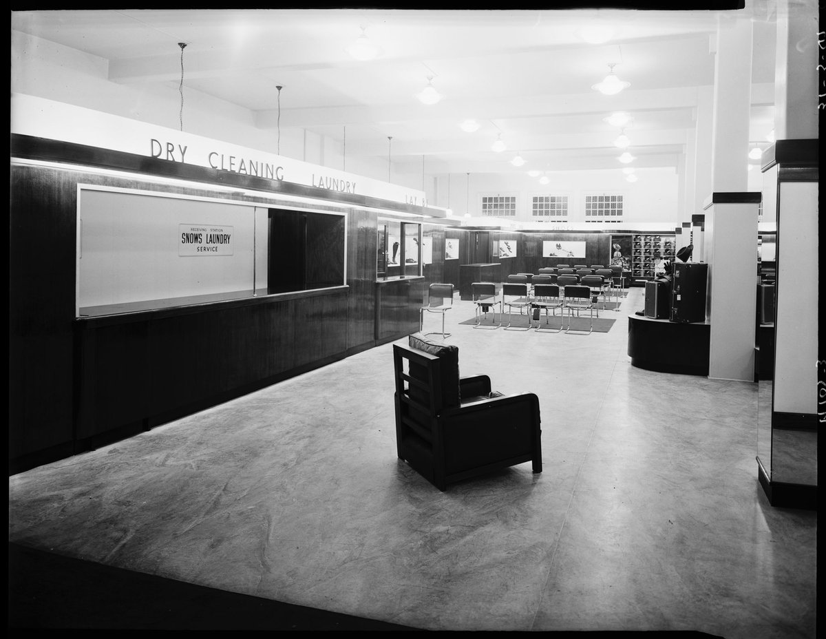 Snows Mens Wear Ltd. store at 240 Bourke St., Melbourne, Melbourne City (1947)